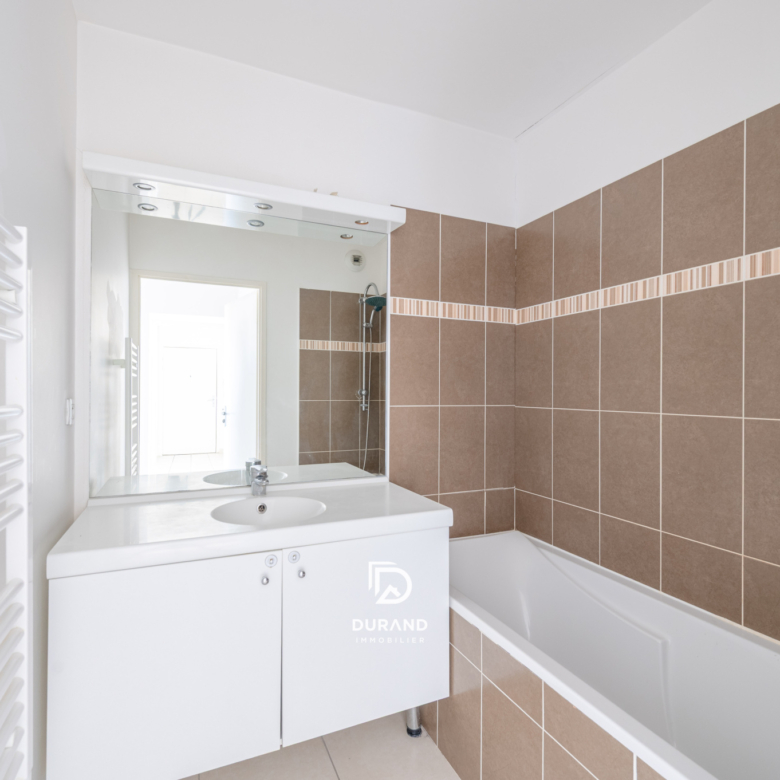 APPARTEMENT - PARKING - TERRASSE - SAINTE MARTHE - 13014 MARSEILLE