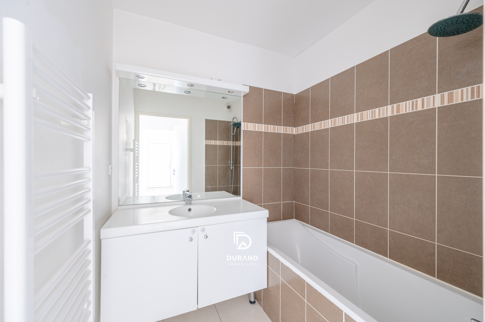 APPARTEMENT - PARKING - TERRASSE - SAINTE MARTHE - 13014 MARSEILLE