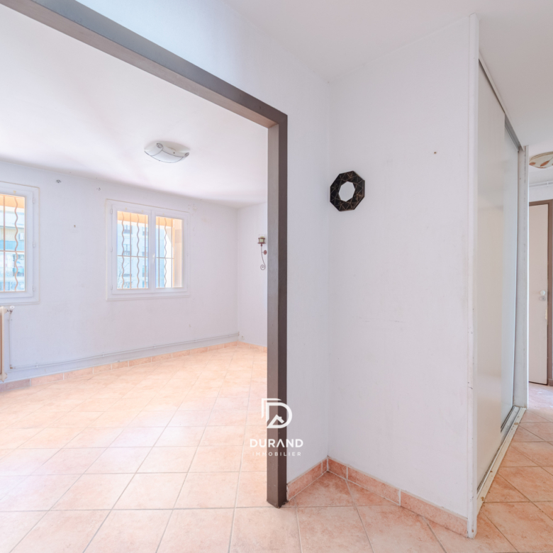 APPARTEMENT - T3 - 59M2 - ST TRONC - 13010 MARSEILLE