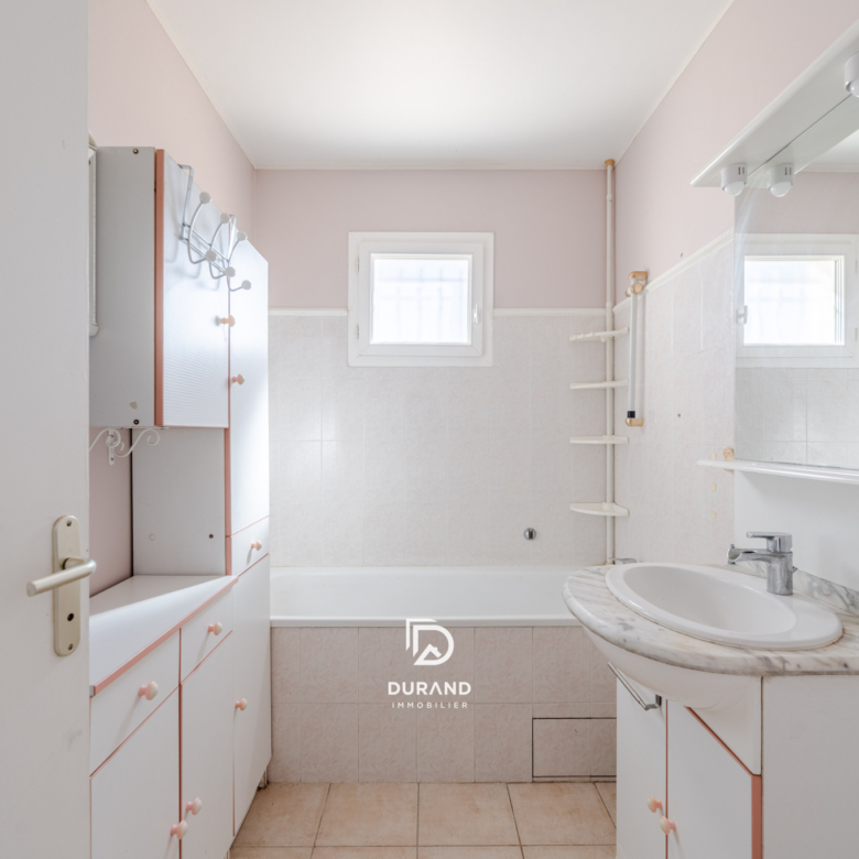 MAISON FAMILIALLE AU CALME LA VISTE