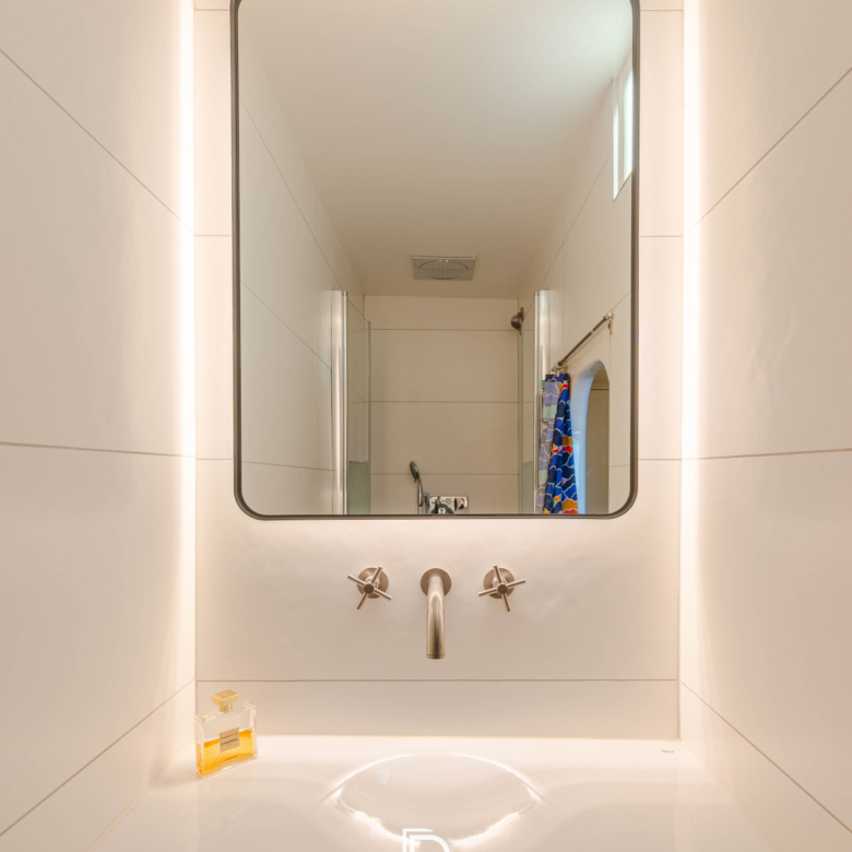 APPARTEMENT - LE CORBUSIER - VUE MER - 13008 MARSEILLE