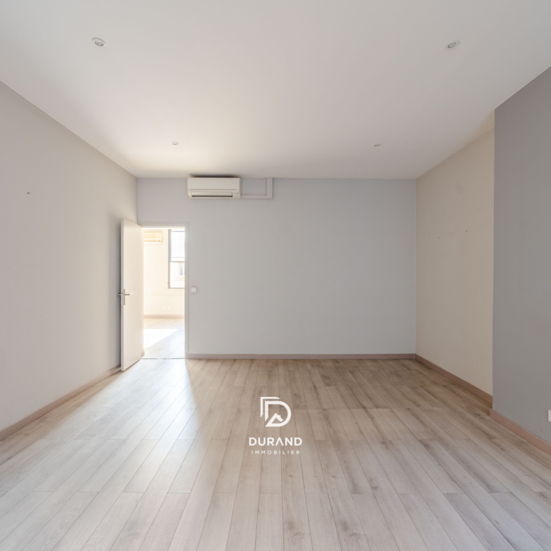 APPARTEMENT - BOURGEOIS - PALAIS DE JUSTICE - 13006 MARSEILLE