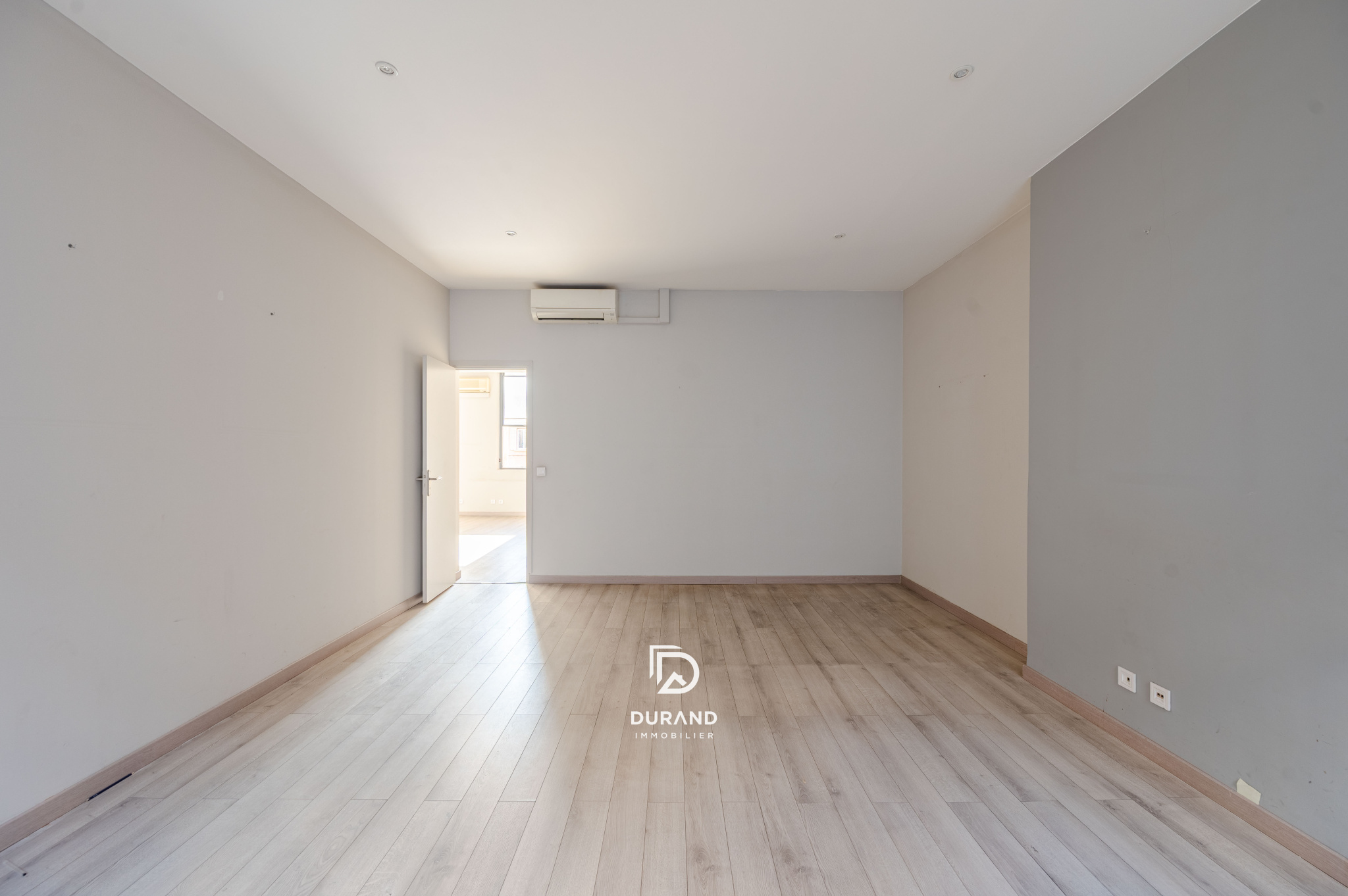 APPARTEMENT - BOURGEOIS - PALAIS DE JUSTICE - 13006 MARSEILLE