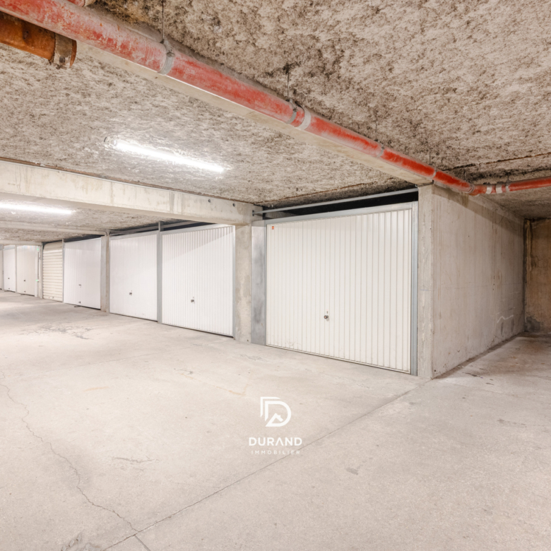 APPARTEMENT - GARAGE- MAZARGUES 13009