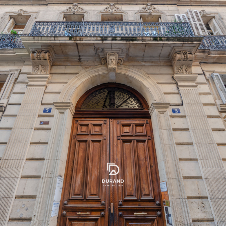 APPARTEMENT - BOURGEOIS - PALAIS DE JUSTICE - 13006 MARSEILLE