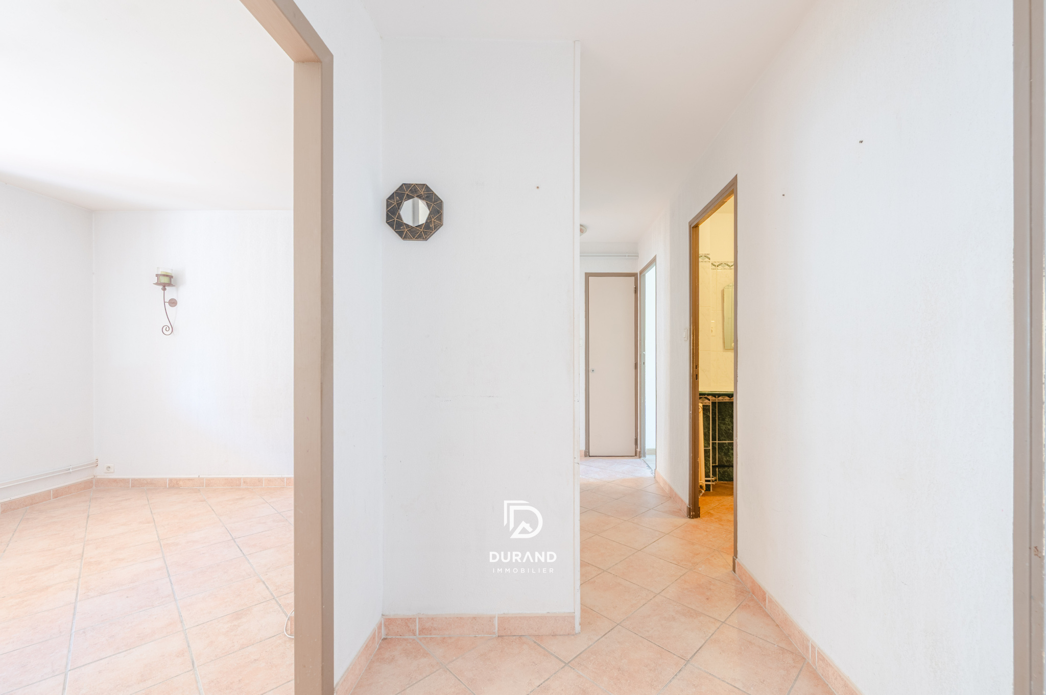 APPARTEMENT - T3 - 59M2 - ST TRONC - 13010 MARSEILLE