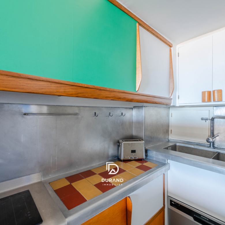 APPARTEMENT - LE CORBUSIER - VUE MER - 13008 MARSEILLE