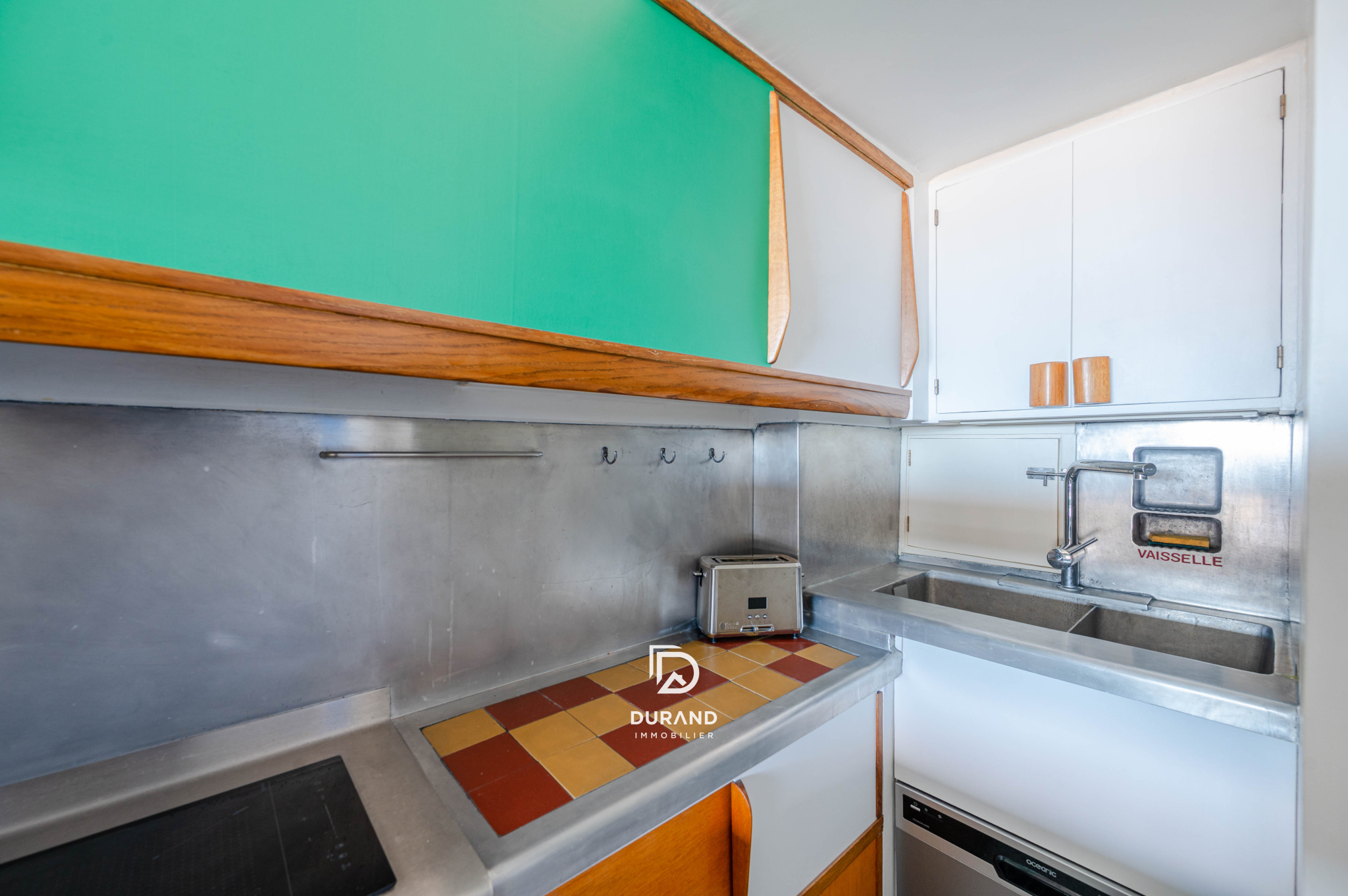 APPARTEMENT - LE CORBUSIER - VUE MER - 13008 MARSEILLE