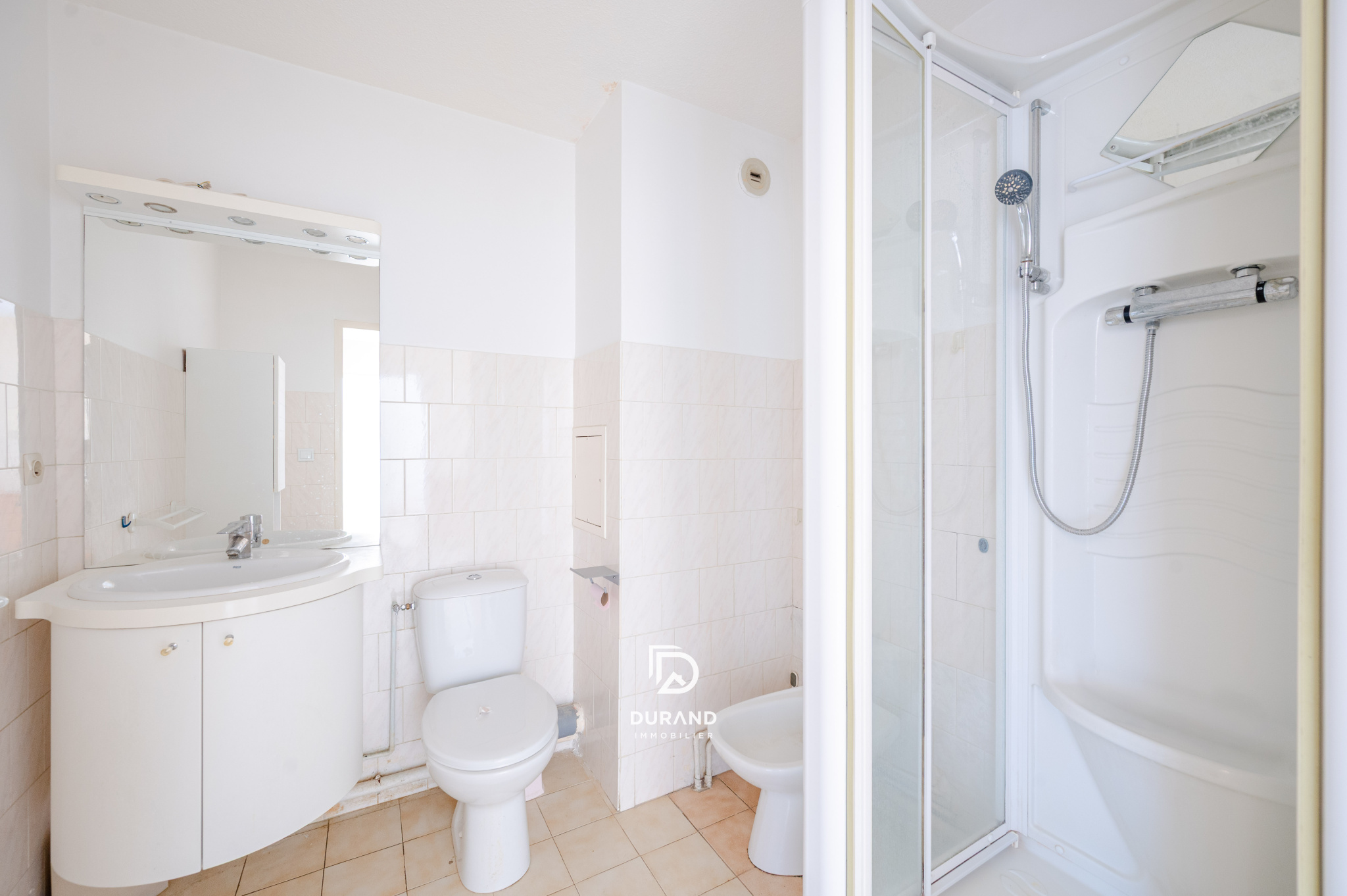 APPARTEMENT - GARAGE- MAZARGUES 13009