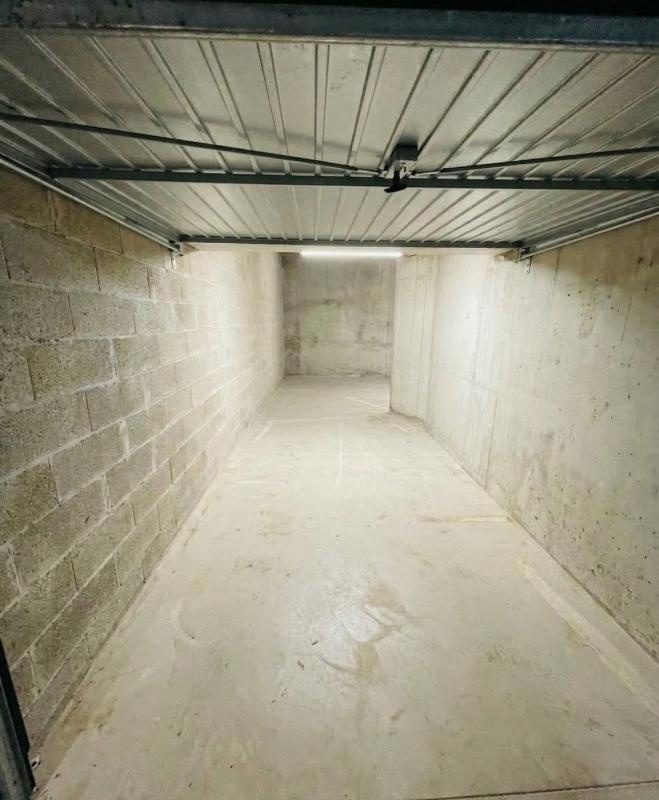 Box fermé à louer - quartier Sainte Anne 13008