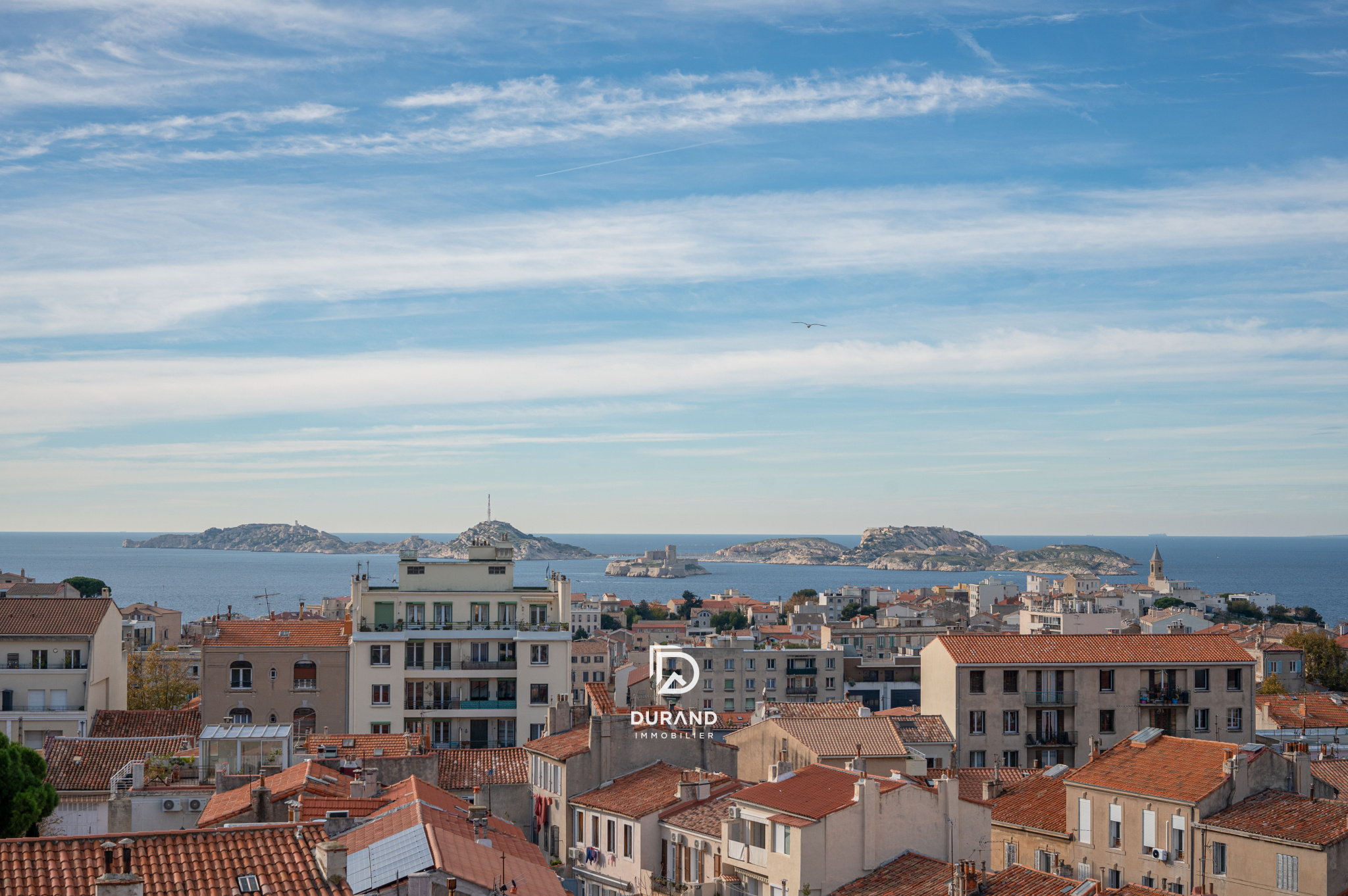 APPARTEMENT - T3 - TOIT TERRASSE - VUE MER ET NOTRE DAME - 76M2 - BOMPARD - 13007 MARSEILLE