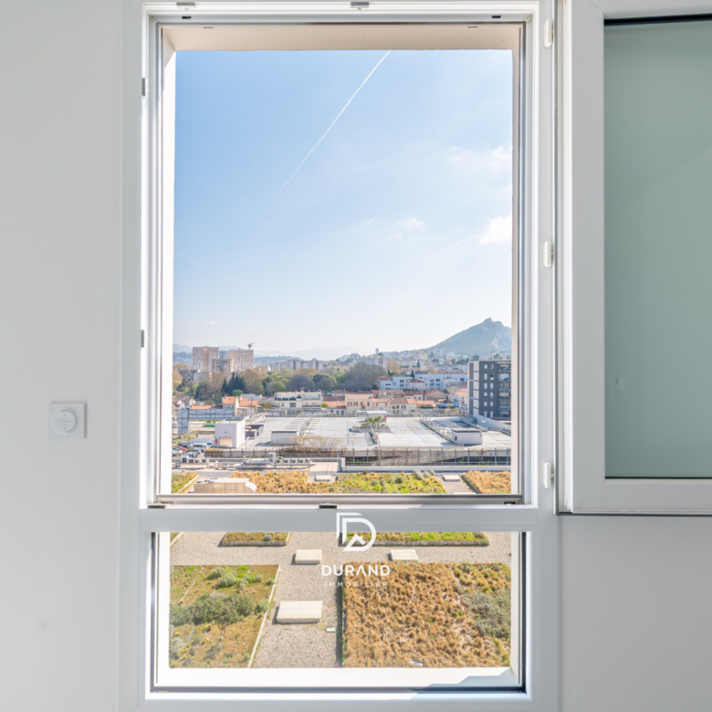 APPARTEMENT - PARKING - TERRASSE - 13010 MARSEILLE