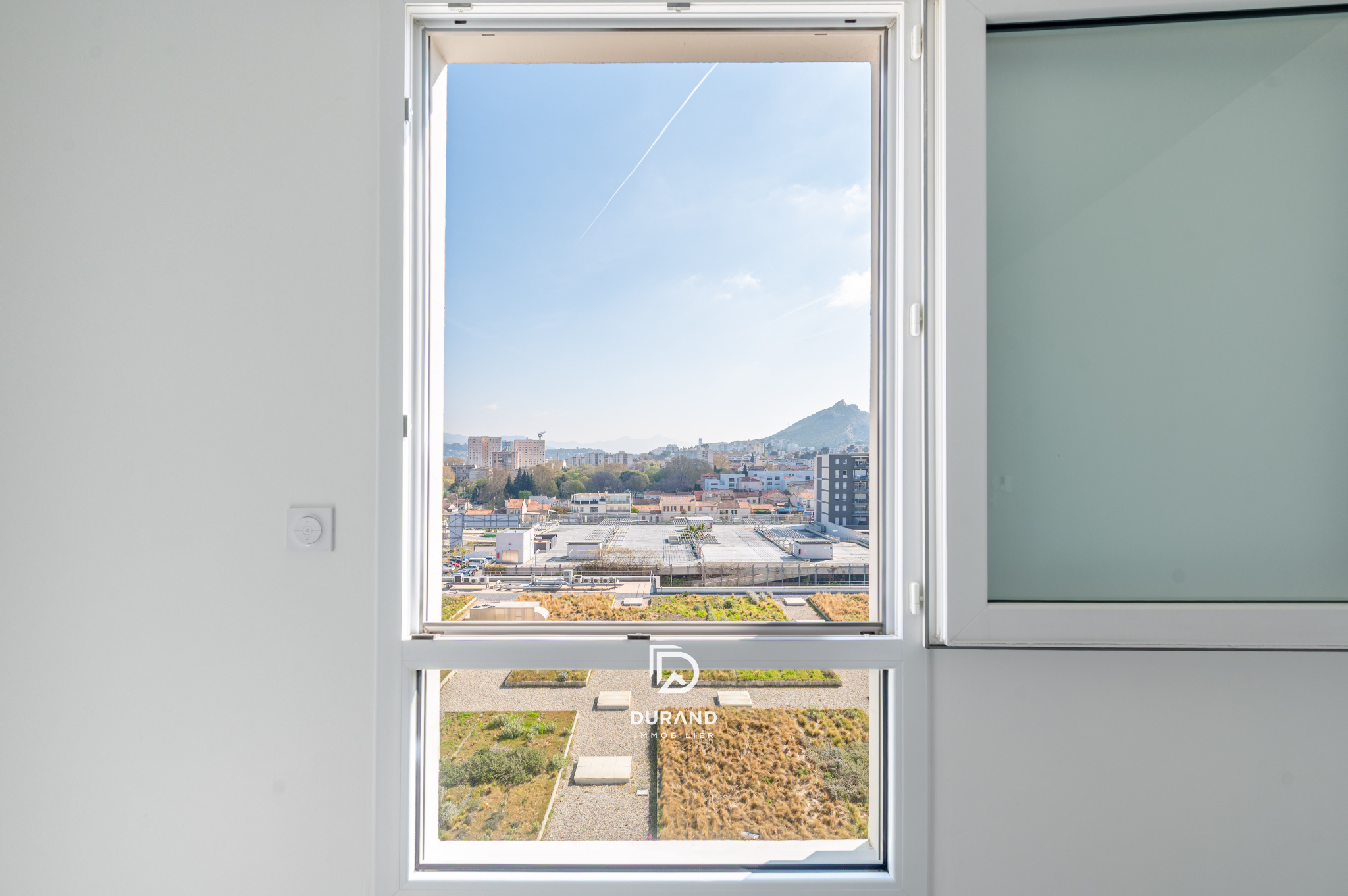 APPARTEMENT - PARKING - TERRASSE - 13010 MARSEILLE