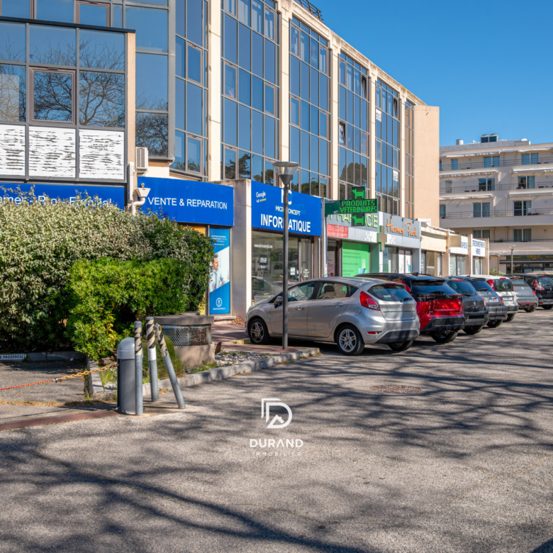 Rare Place de parking au cœur de Bonneveine