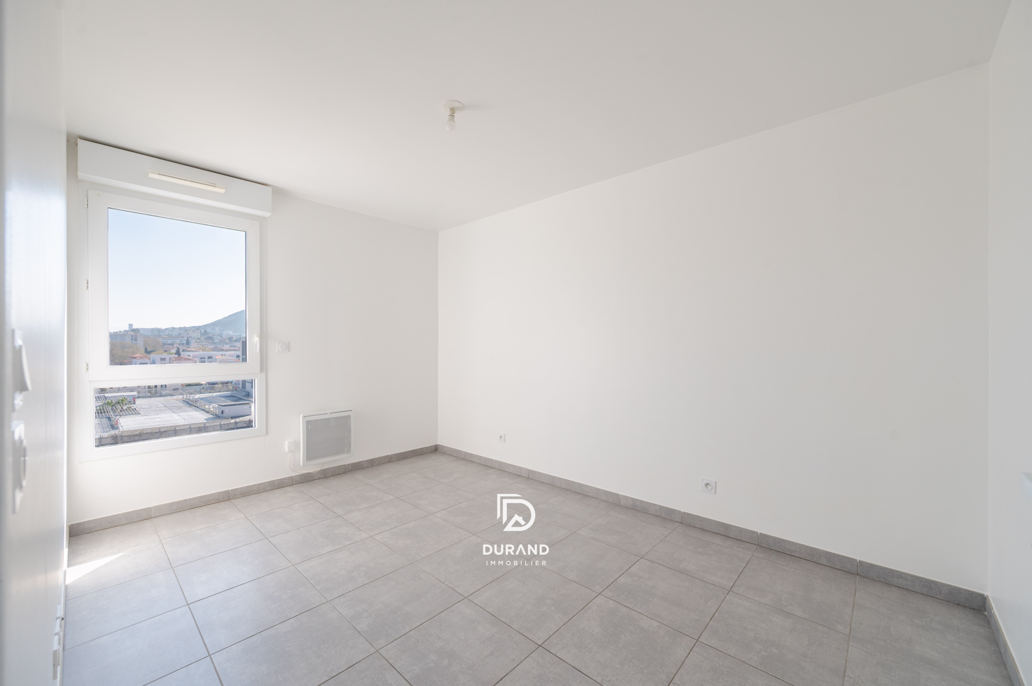 APPARTEMENT - PARKING - TERRASSE - 13010 MARSEILLE