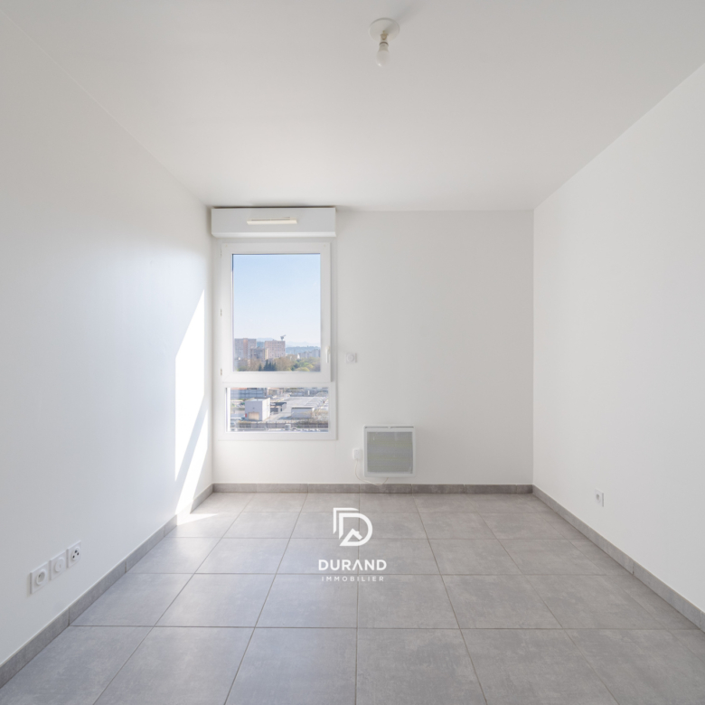 APPARTEMENT - PARKING - TERRASSE - 13010 MARSEILLE