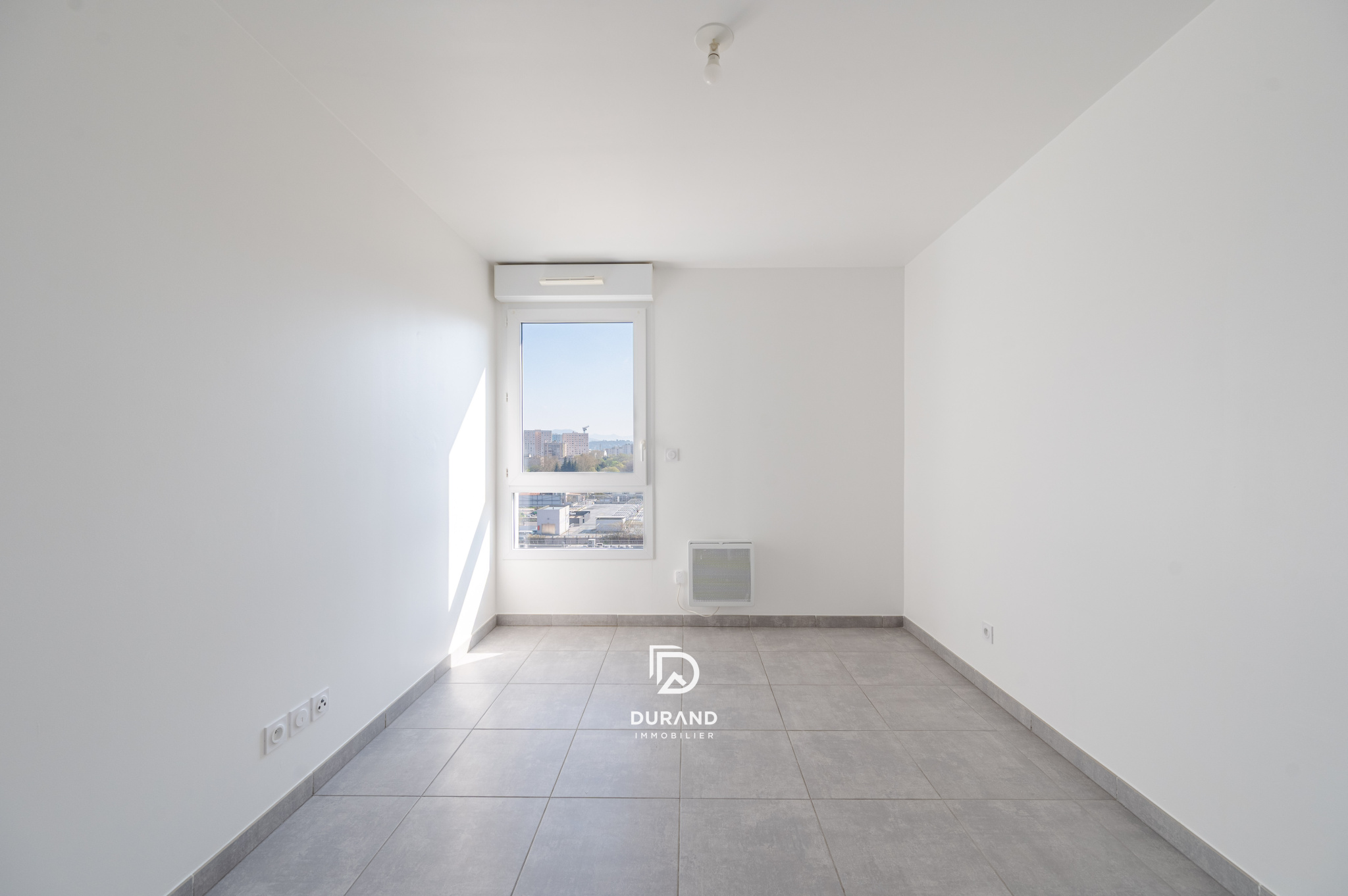 APPARTEMENT - PARKING - TERRASSE - 13010 MARSEILLE