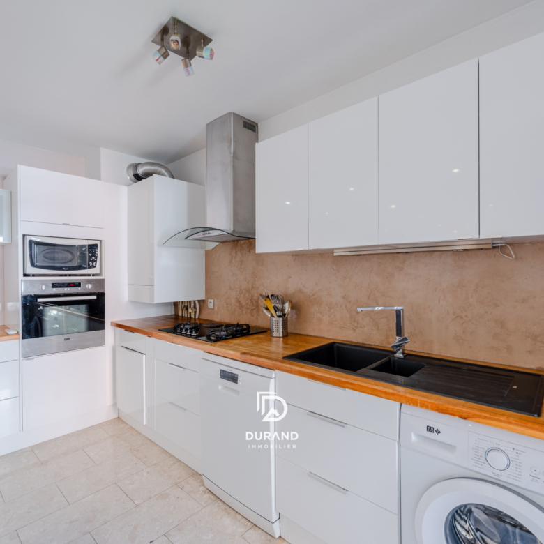 T3 - TERRASSE - PARKING - METRO PERIER - 13 008