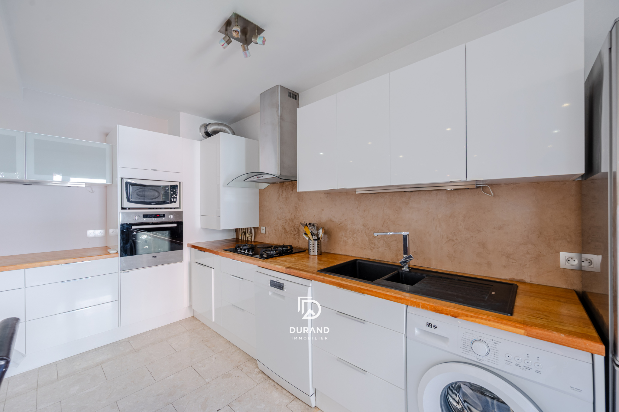 T3 - TERRASSE - PARKING - METRO PERIER - 13 008