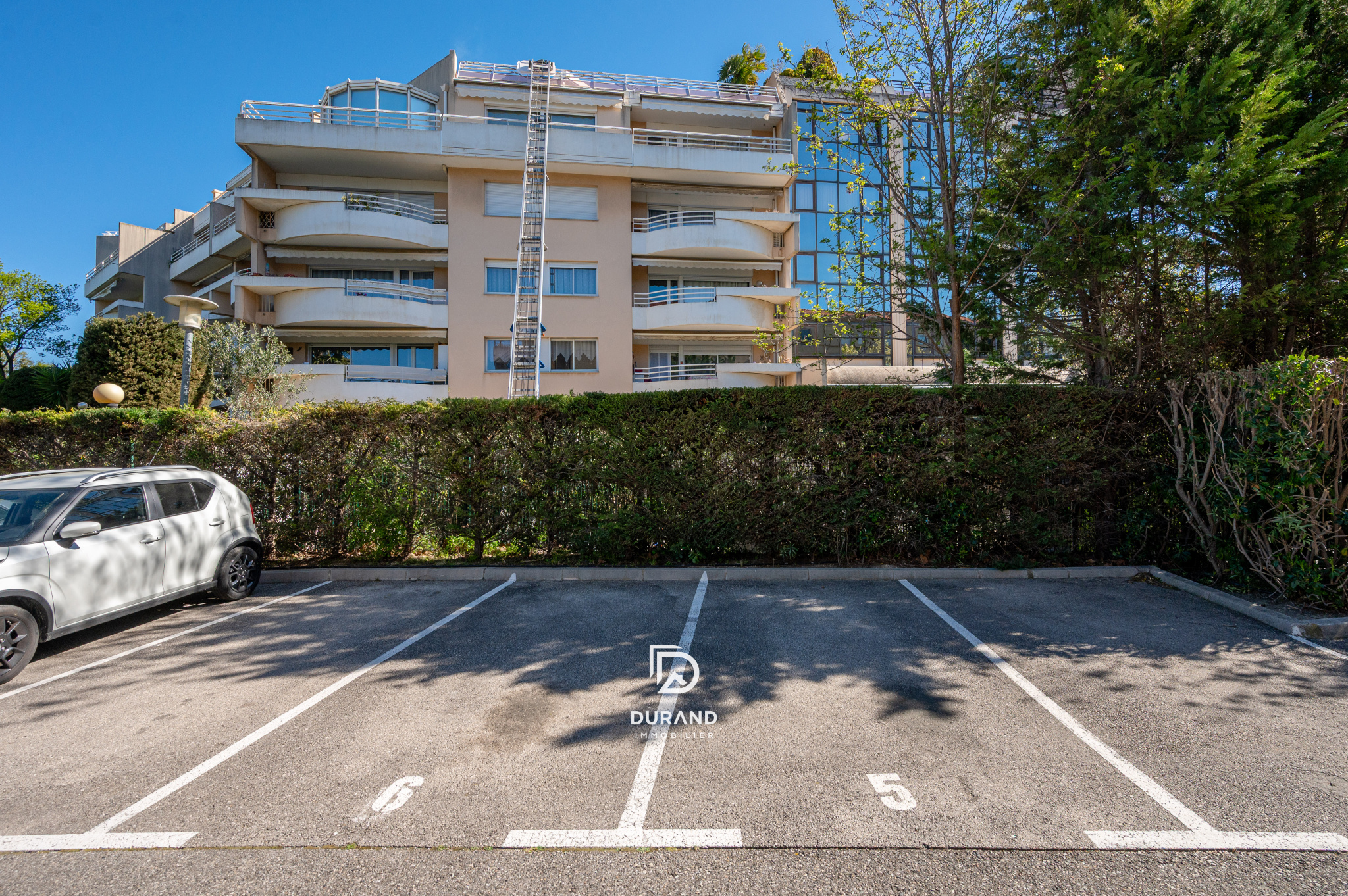 Rare Place de parking au cœur de Bonneveine