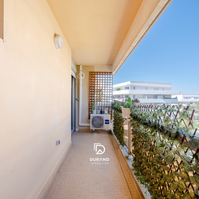 APPARTEMENT - PARKING - TERRASSE - SAINT TRONC - 13010 MARSEILLE