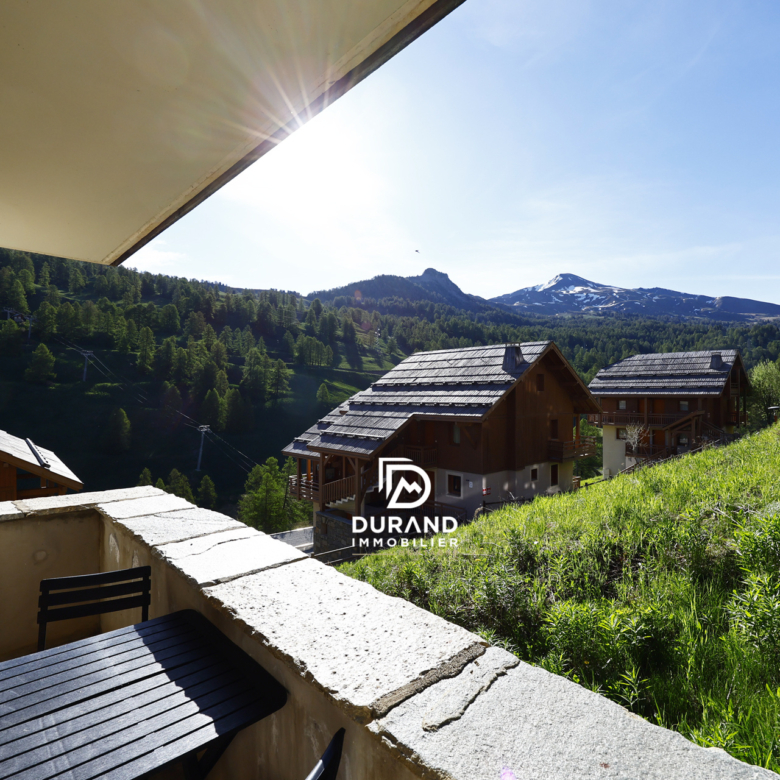 dans une résidence 4 * avec piscines