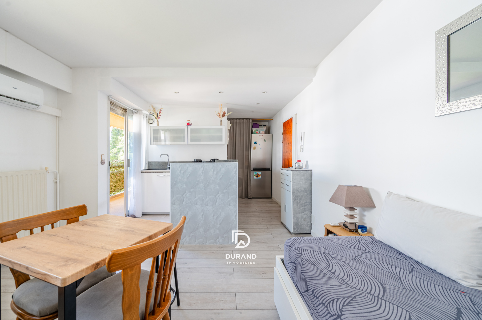 APPARTEMENT - PARKING - TERRASSE - SAINT TRONC - 13010 MARSEILLE