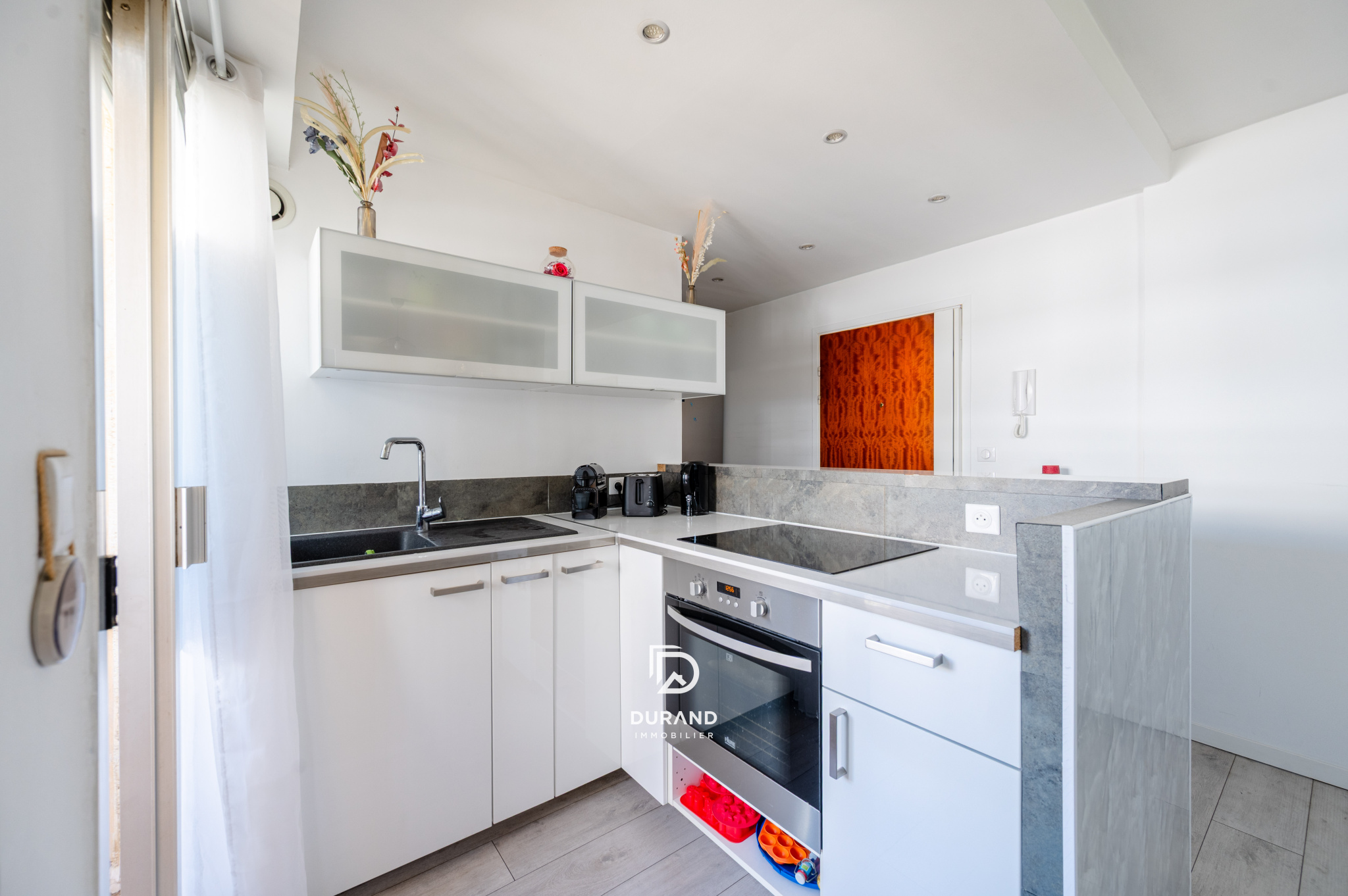 APPARTEMENT - PARKING - TERRASSE - SAINT TRONC - 13010 MARSEILLE