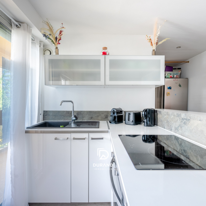 APPARTEMENT - PARKING - TERRASSE - SAINT TRONC - 13010 MARSEILLE