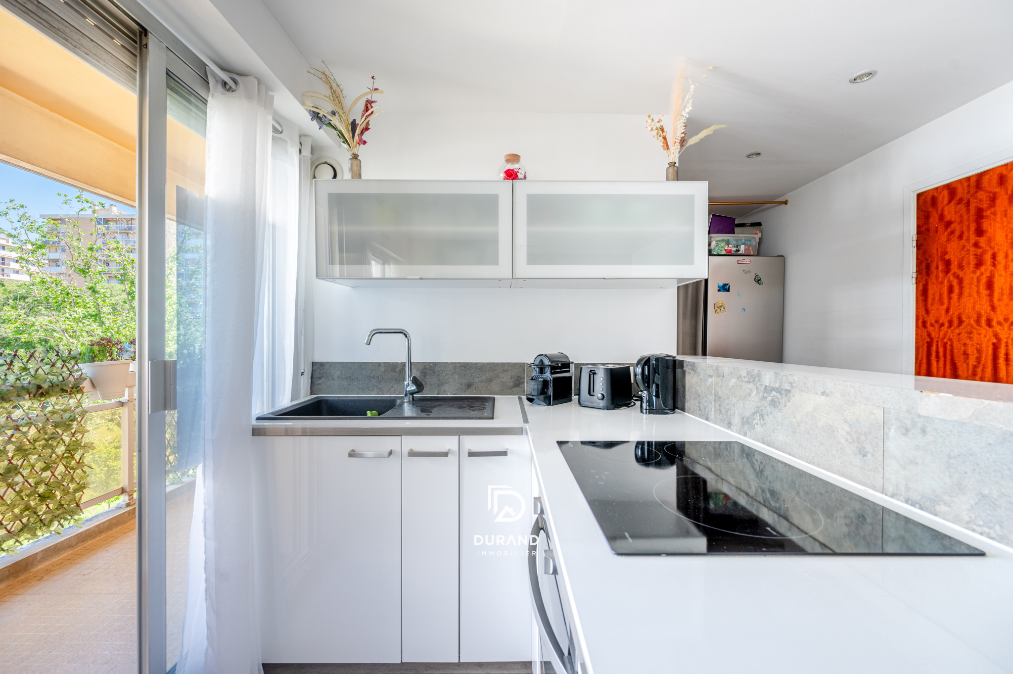APPARTEMENT - PARKING - TERRASSE - SAINT TRONC - 13010 MARSEILLE