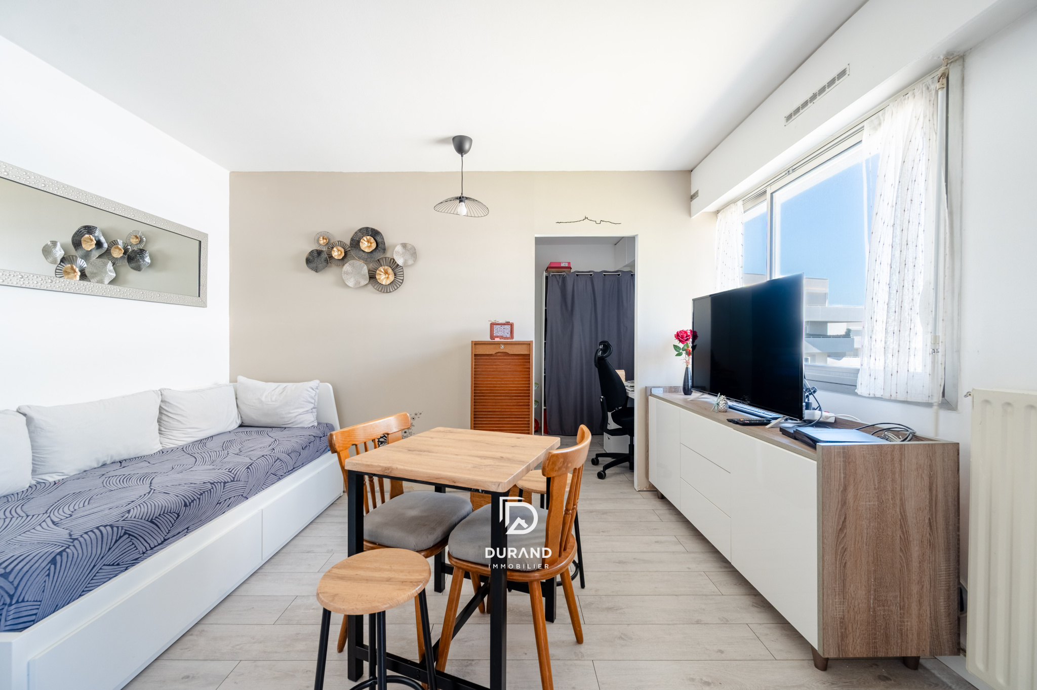 APPARTEMENT - PARKING - TERRASSE - SAINT TRONC - 13010 MARSEILLE
