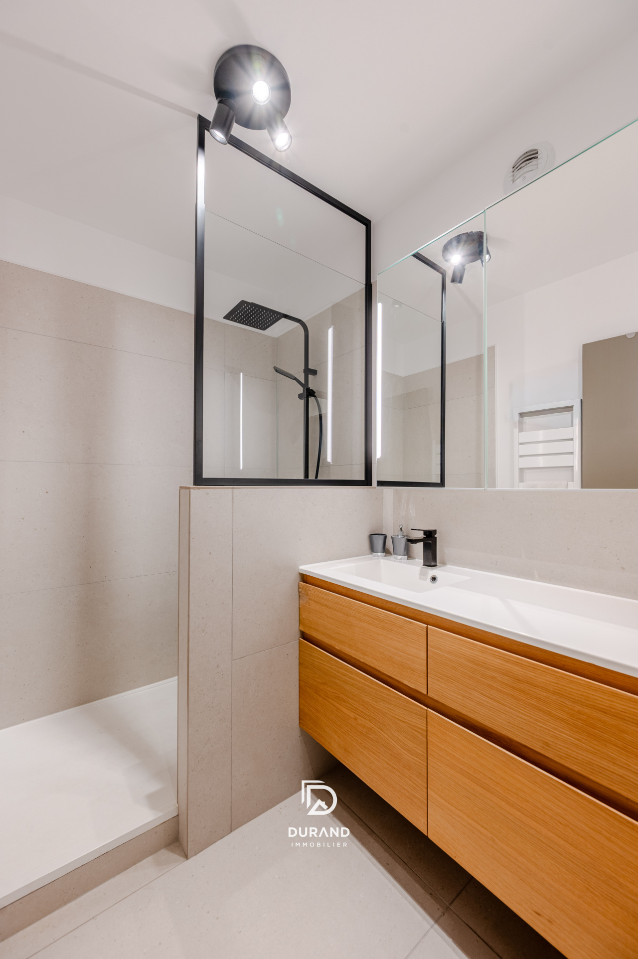 T3 - TERRASSE - PARKING - METRO PERIER - 13 008