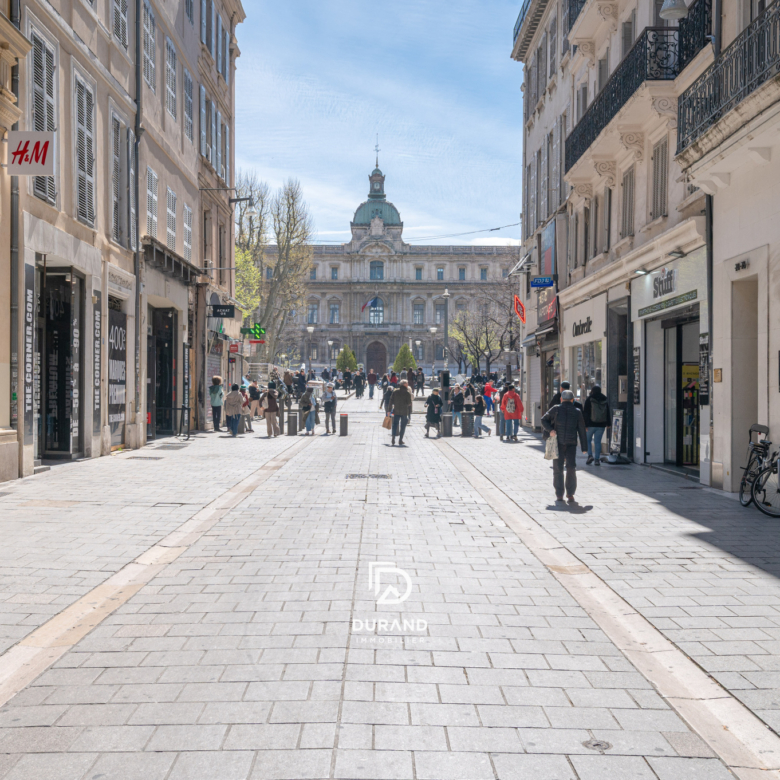 MURS COMMERCIAUX - RUE SAINT-FERREOL - 13006 MARSEILLE
