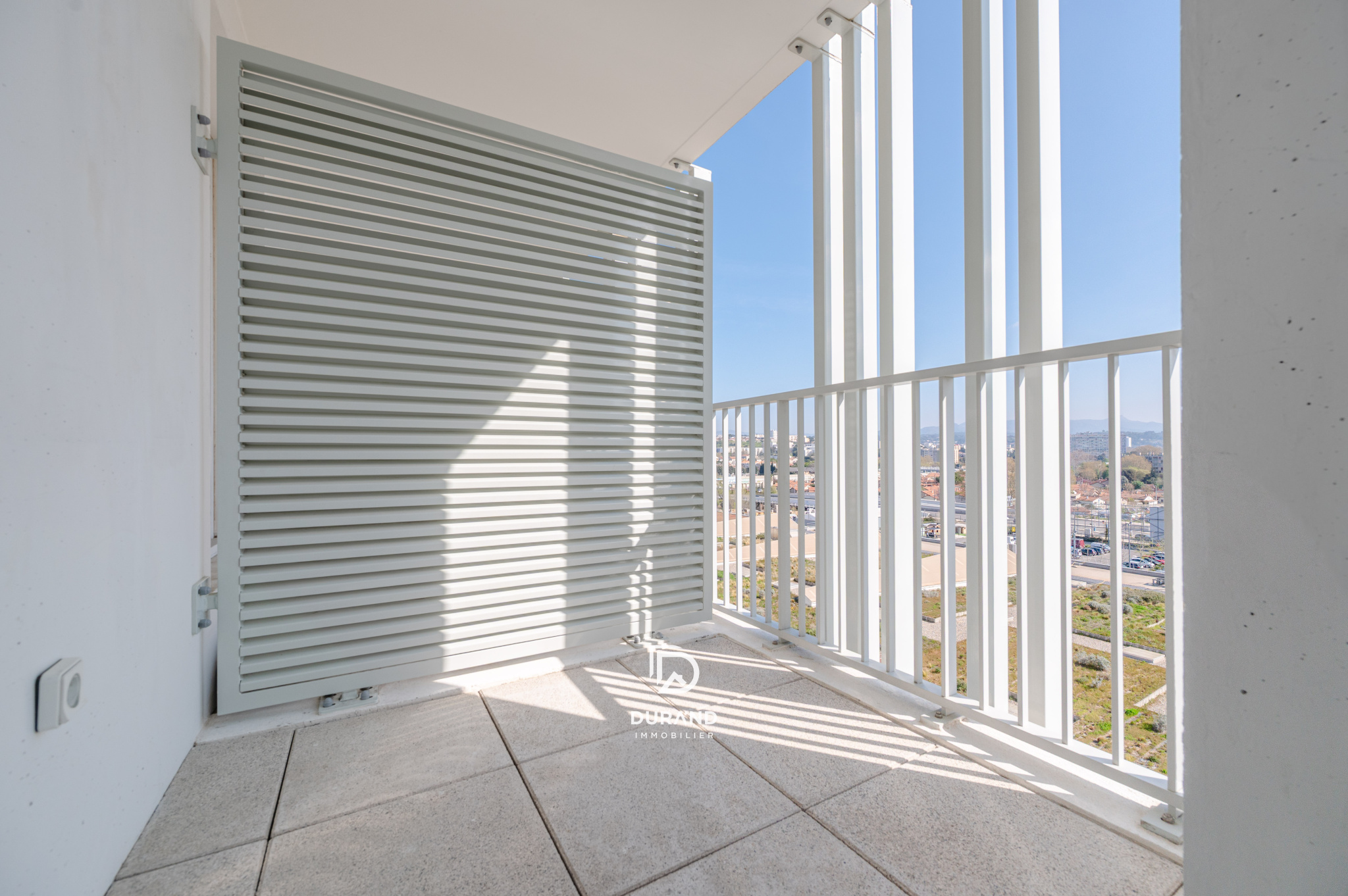 APPARTEMENT - PARKING - TERRASSE - 13010 MARSEILLE