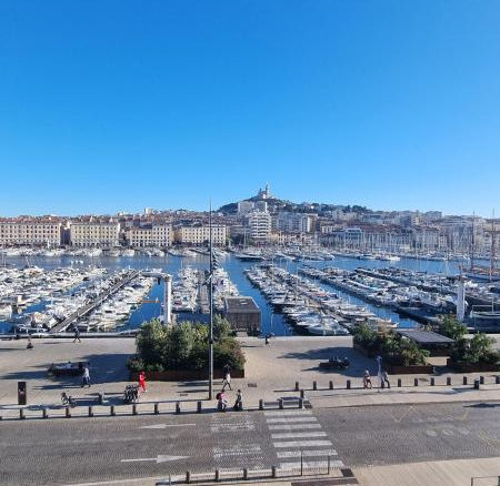 VIEUX PORT - HOTEL DE VILLE 2éme - Agréable et Lumineux T2 avec vue sur le Vieux Port