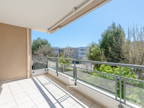 Spacieux et lumineux T4 - terrasse et parking - proche de Mazargues