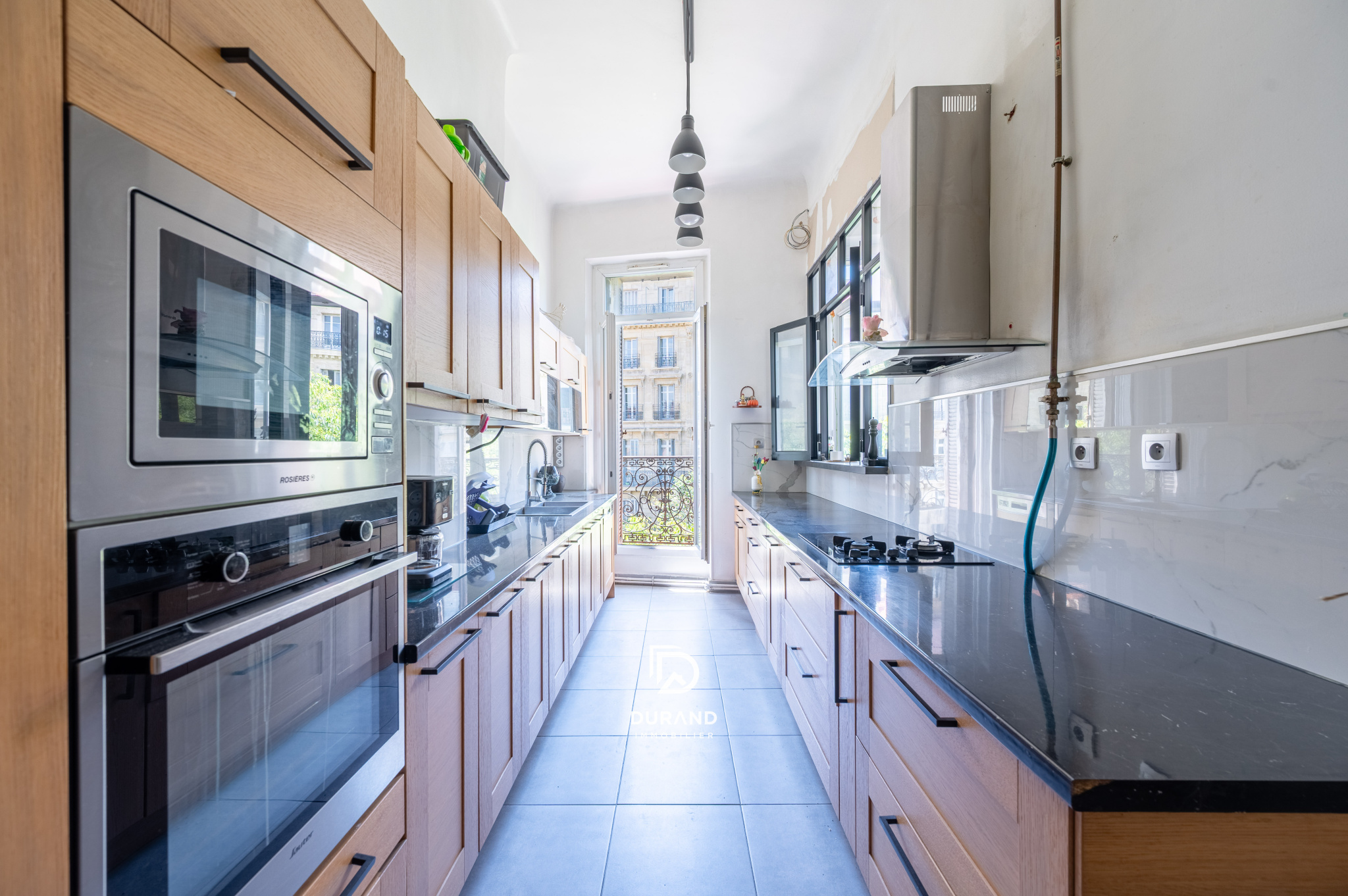 APPARTEMENT - TYPE 3 - REPUBLIQUE / BOULEVARD DES DAMES - 13002 MARSEILLE