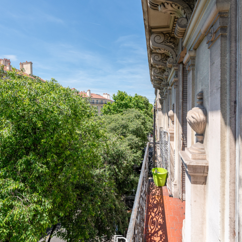 APPARTEMENT - TYPE 3 - REPUBLIQUE / BOULEVARD DES DAMES - 13002 MARSEILLE