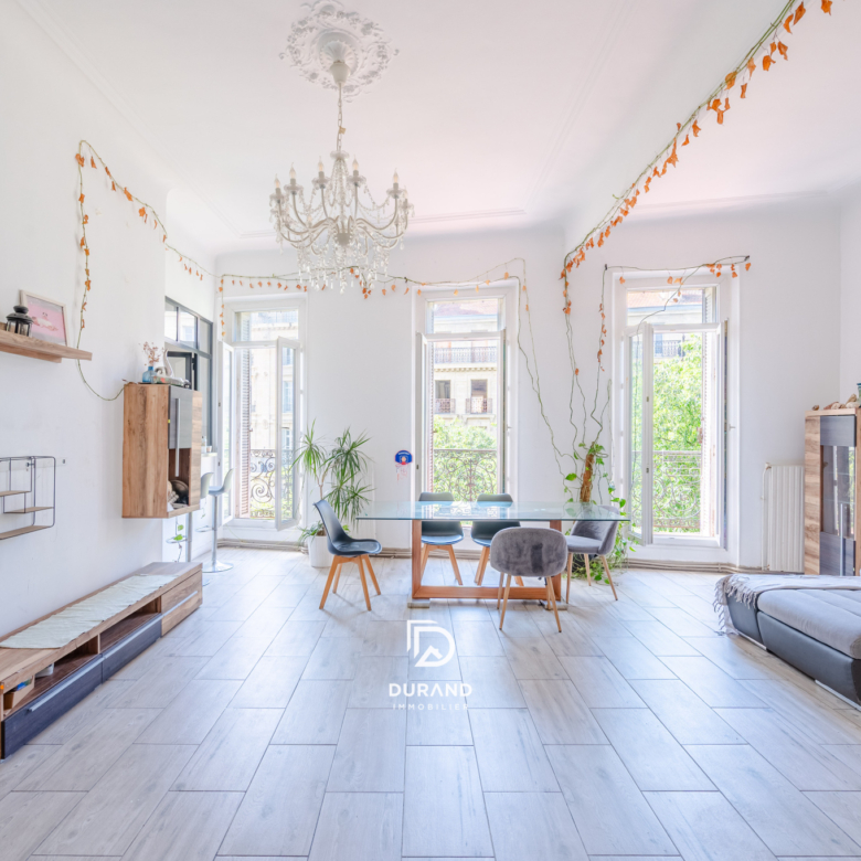 APPARTEMENT - TYPE 3 - REPUBLIQUE / BOULEVARD DES DAMES - 13002 MARSEILLE