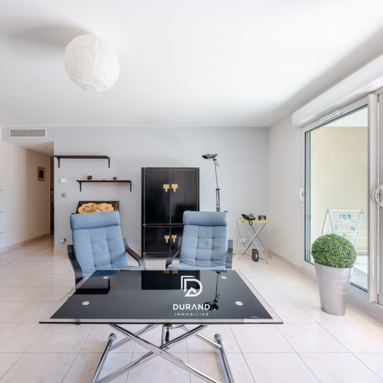 Spacieux et lumineux T4 - terrasse et parking - proche de Mazargues
