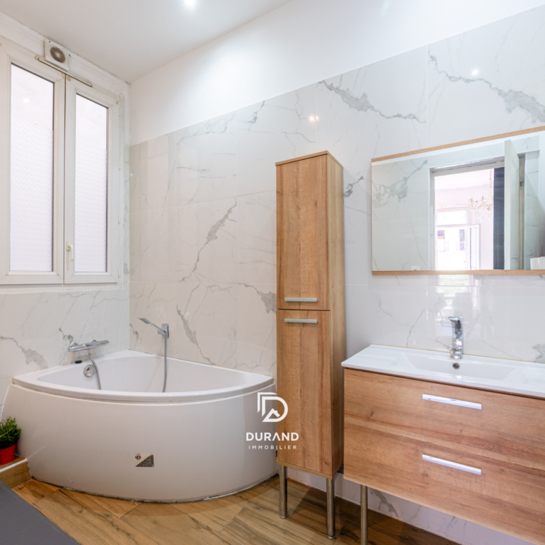 APPARTEMENT - TYPE 3 - REPUBLIQUE / BOULEVARD DES DAMES - 13002 MARSEILLE
