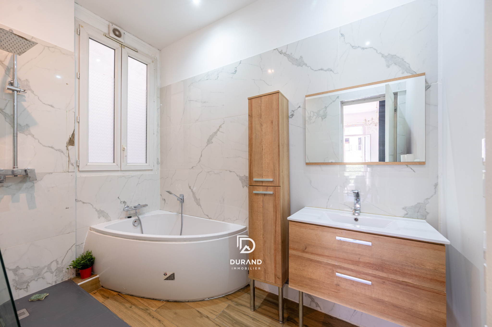 APPARTEMENT - TYPE 3 - REPUBLIQUE / BOULEVARD DES DAMES - 13002 MARSEILLE