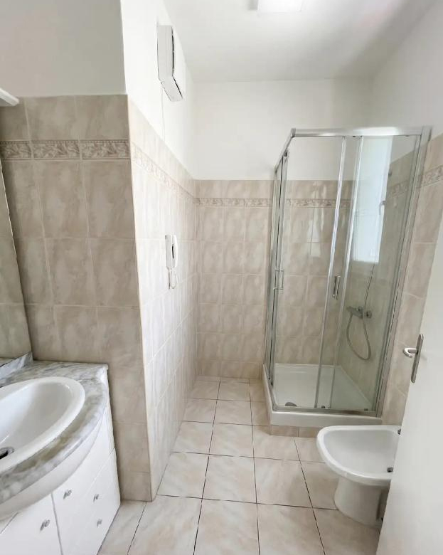 T3 Lumineux & Traversant   75 m2 avec Balcon   rue Antoine Maille13005 Marseille