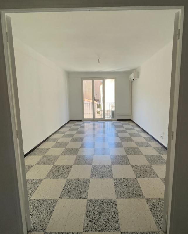 T3 Lumineux & Traversant   75 m2 avec Balcon   rue Antoine Maille13005 Marseille