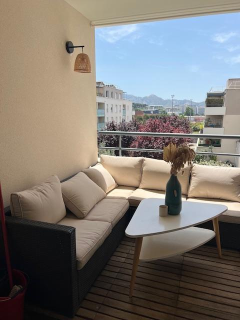 T2 MEUBLE AVEC TERRASSE