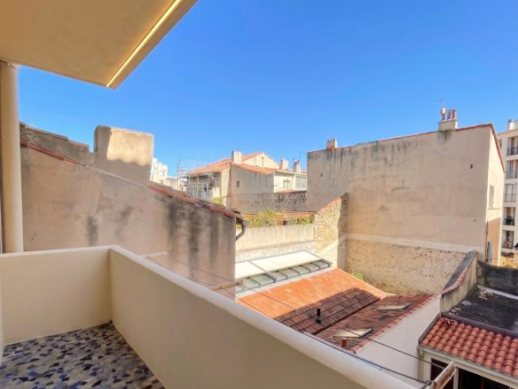 T3 Lumineux & Traversant   75 m2 avec Balcon   rue Antoine Maille13005 Marseille