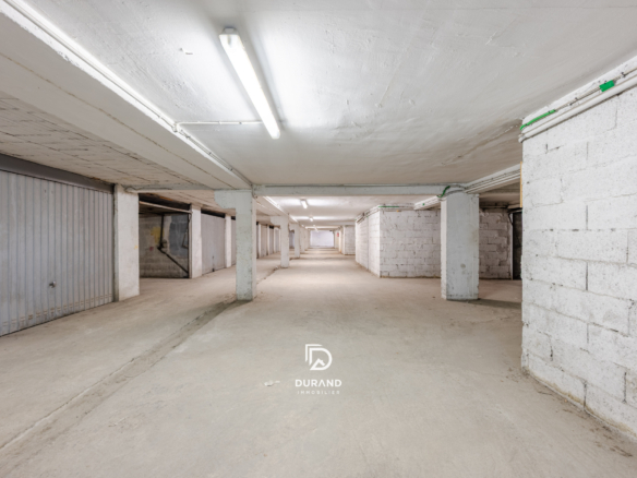 OPPORTUNITÉ INVESTISSEUR - LOT DE 24 GARAGES LOUÉS