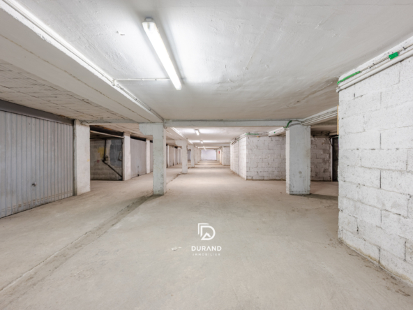 OPPORTUNITÉ INVESTISSEUR - LOT DE 24 GARAGES LOUÉS