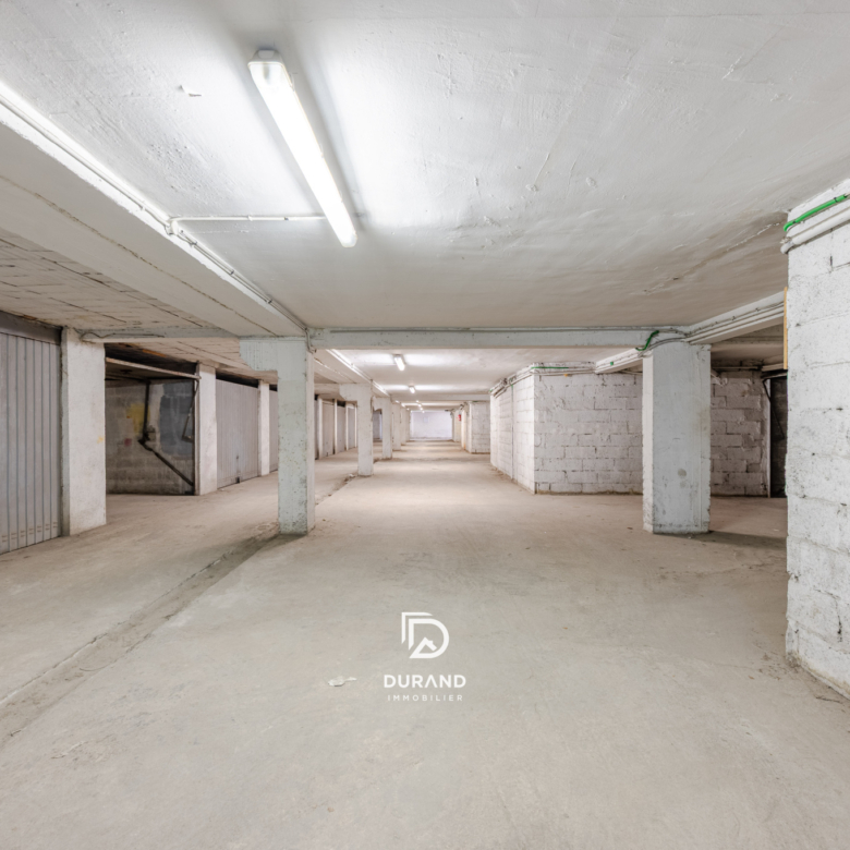 OPPORTUNITÉ INVESTISSEUR - LOT DE 24 GARAGES LOUÉS