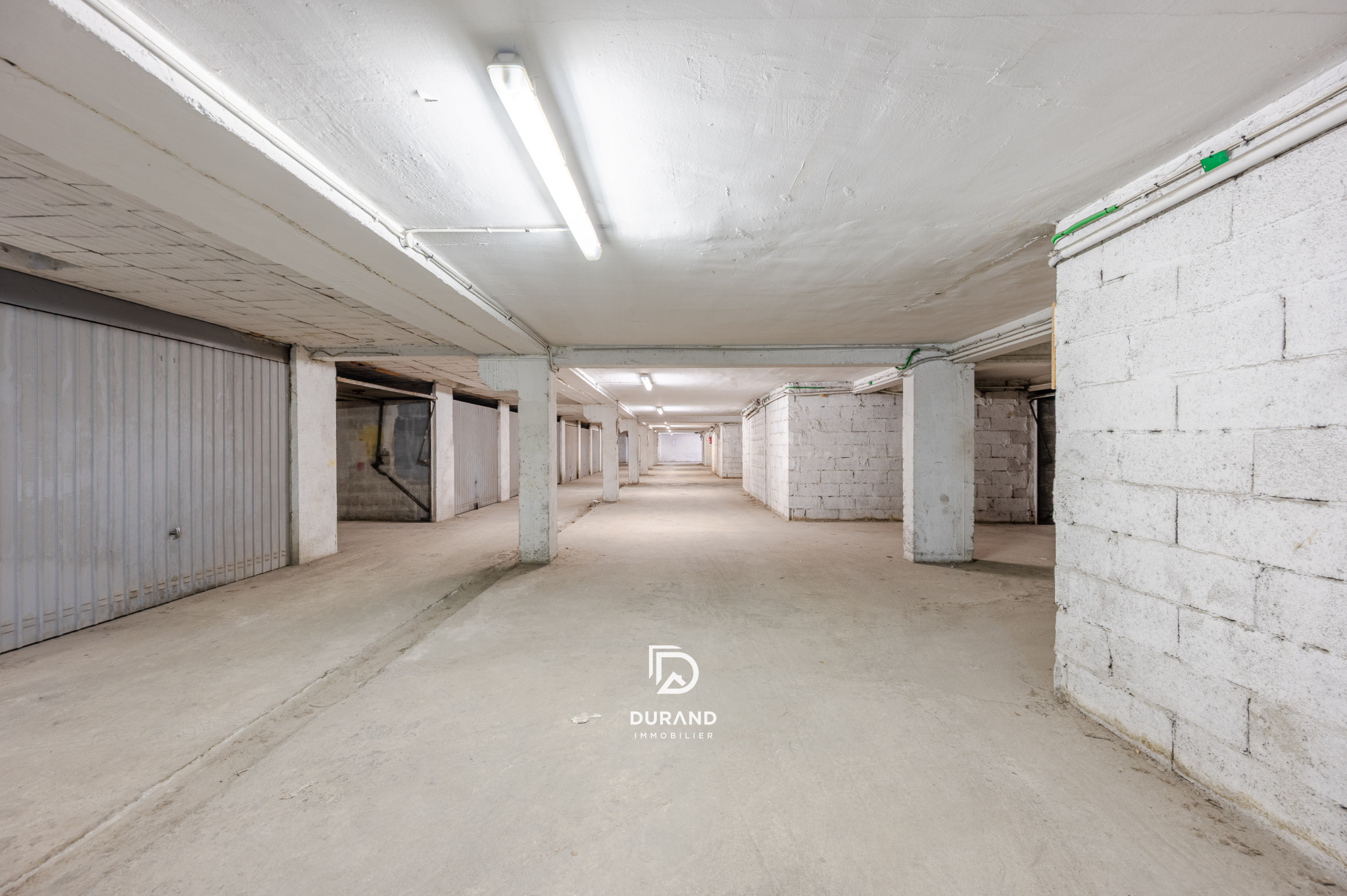 OPPORTUNITÉ INVESTISSEUR - LOT DE 24 GARAGES LOUÉS
